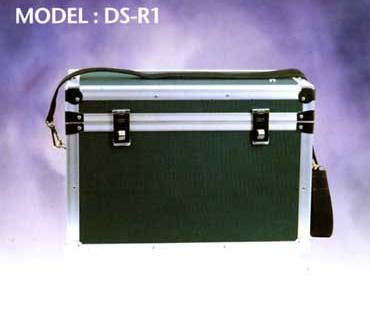 �Z�[�t�e�B�P�[�XDS-R1
